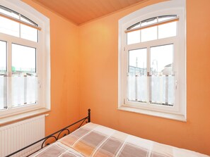 2 bedrooms, cots/infant beds, individually furnished, bed sheets - Boutique Apartment in Grünbach Near the Forest (Gruenbach)