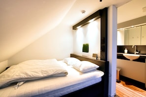 House | 1 bedroom, individually furnished - Studio in Former Coach House (Waimes)