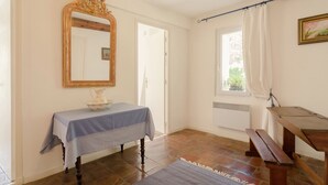 3 slaapkamers, individueel gemeubileerd, beddengoed