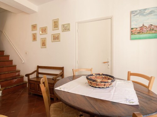 Welcoming Villa With Private Garden in Bages