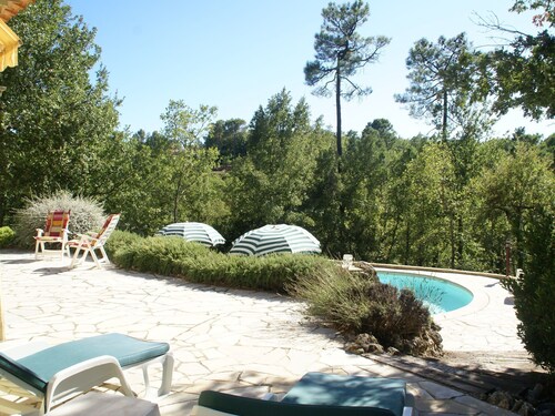 Beautiful Villa With a Quiet Location in the Green Hinterland of Frã©jus