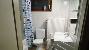 Bathroom - Family House With View on the Heights of Malmã©dy, Perfect for a Peaceful Holiday (Malmedy)