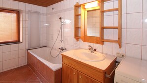 Appartamento | Bagno | Combinazione doccia/vasca