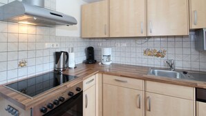 Appartamento | Cucina privata | Macchina per caffè espresso, frigorifero, microonde, forno