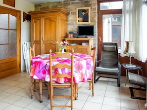 Apartment | Dining