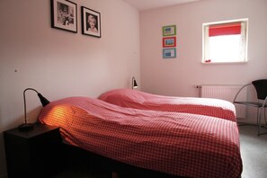 House | 3 bedrooms, individually furnished, bed sheets - Holiday Home in Langweer With Infrared Sauna (Langweer)