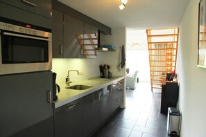 House | Private kitchen - Holiday Home in Langweer With Infrared Sauna (Langweer)