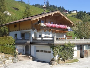 Apartment | Exterior - Comfy Apartment in Hollersbach im Pinzgau near Lake (Hollersbach im Pinzgau)