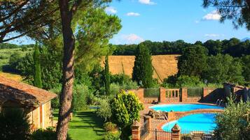 Cottage | Pool | Outdoor pool