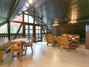 Apartment | Dining - Apartment in a Former Farmhouse (Mastershausen)