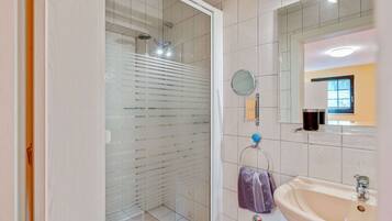 Apartment | Bathroom