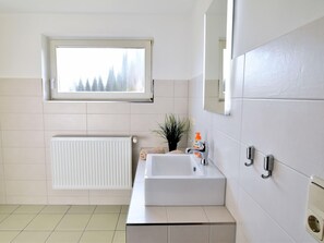 Apartment | Badezimmer