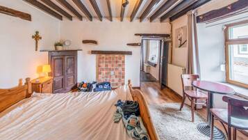 House | 3 bilik tidur, dilengkapkan perabot secara berasingan