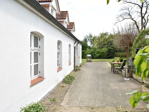 Quaint Apartment in Insel Poel near Beach