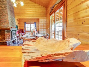 Chalet | 2 bedrooms, individually furnished, bed sheets - Vintage Chalet in Sougné-Remouchamps near Ardennes Forest (Aywaille)