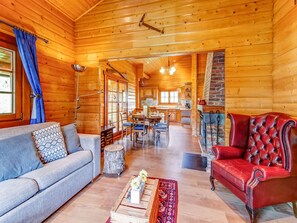 Chalet | Living area - Vintage Chalet in Sougné-Remouchamps near Ardennes Forest (Aywaille)