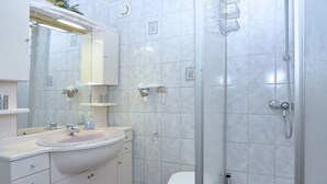 Apartment | Bathroom - Wonderful Apartment in Herzberg ot Sieber With Barbecue (Herzberg am Harz)