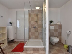 Apartment | Bathroom - Spacious Apartment in Rakow near Sea (Am Salzhaff)