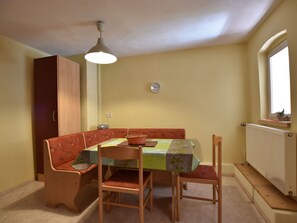 Dining - Spacious Apartment in Rakow near Sea (Am Salzhaff)