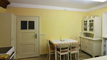 Apartment | Dining