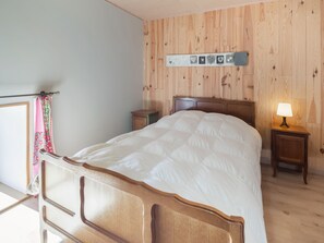 House | 3 bedrooms, individually furnished