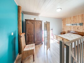 3 habitaciones y muebles diferentes