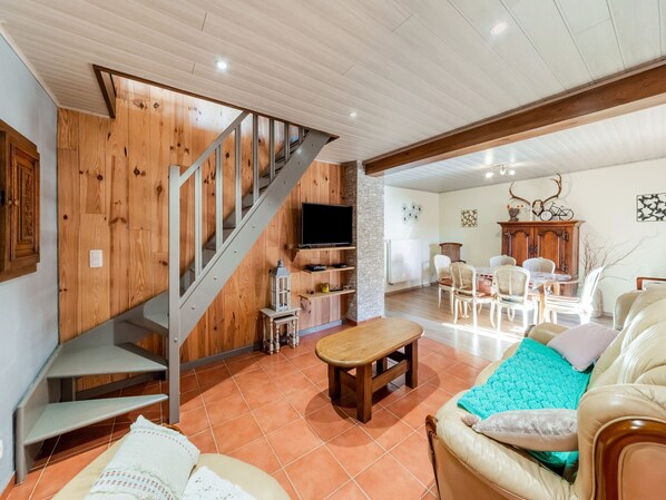 House | Living area - Holiday Home in Houffaliz With Garden (Houffalize)