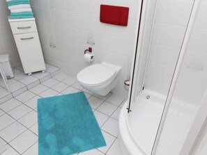 Apartment | Bathroom | Shower