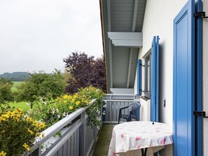 Balcony - Cosy Apartment in the Ostallgäu With Balcony and a Magnificent View (Eggenthall)