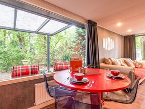 Dining - Quaint Bungalow in Uden With Fenced Garden, Sauna, Terrace (Uden)