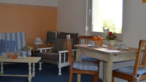 Dining - Secluded Apartment in Börgerende-rethwisch With Sauna (Boergerende-Rethwisch)