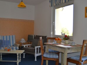 Dining - Secluded Apartment in Börgerende-rethwisch With Sauna (Boergerende-Rethwisch)