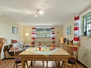Apartment | Dining - Cosy Apartment in Neustrassburg (Burbach)