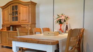 Unclassified image, 4 of 39, button - Quaint Holiday Home in Valkenswaard With Terrace (Valkenswaard)