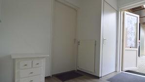Unclassified image, 5 of 39, button - Quaint Holiday Home in Valkenswaard With Terrace (Valkenswaard)