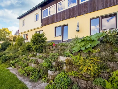 Cosy Apartment With Terrace and Garden Access in a Quiet Wooded Area