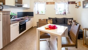Dining - Cosy Apartment With Terrace and Garden Access in a Quiet Wooded Area (Goessweinstein)