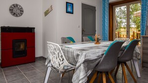Unclassified image, 4 of 30, button - Graceful Holiday Home in Charenton-du-cher With Garden (Charenton-du-Cher)