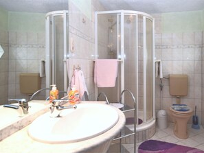 House | Bathroom - Bungalow With Terrace in Harz Mountains (Blankenburg)