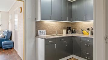 Fridge, microwave, highchair