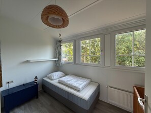 Villa - Beautiful Dune Villa With Thatched Roof on Ameland, 800 Meters From the Beach (Buren)