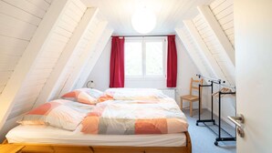 Rumah | 2 kamar tidur dan dilengkapi dengan perabotan berbeda-beda