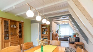 House | Dining - Ferienhaus in Bestwig mit Privatem Garten (Bestwig)