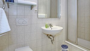 Unclassified image, 4 of 22, button - Comfy Apartment in Kühlungsborn near Town Center (Kuehlungsborn)