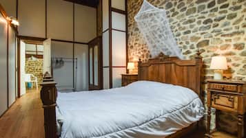 1 bedroom, individually furnished, bed sheets