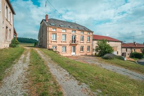 Cottage | Exterior - Cottage in Nouart Countryside (Nouart)