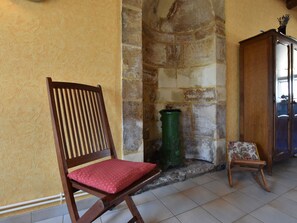 Interior - Cottage in Nouart Countryside (Nouart)
