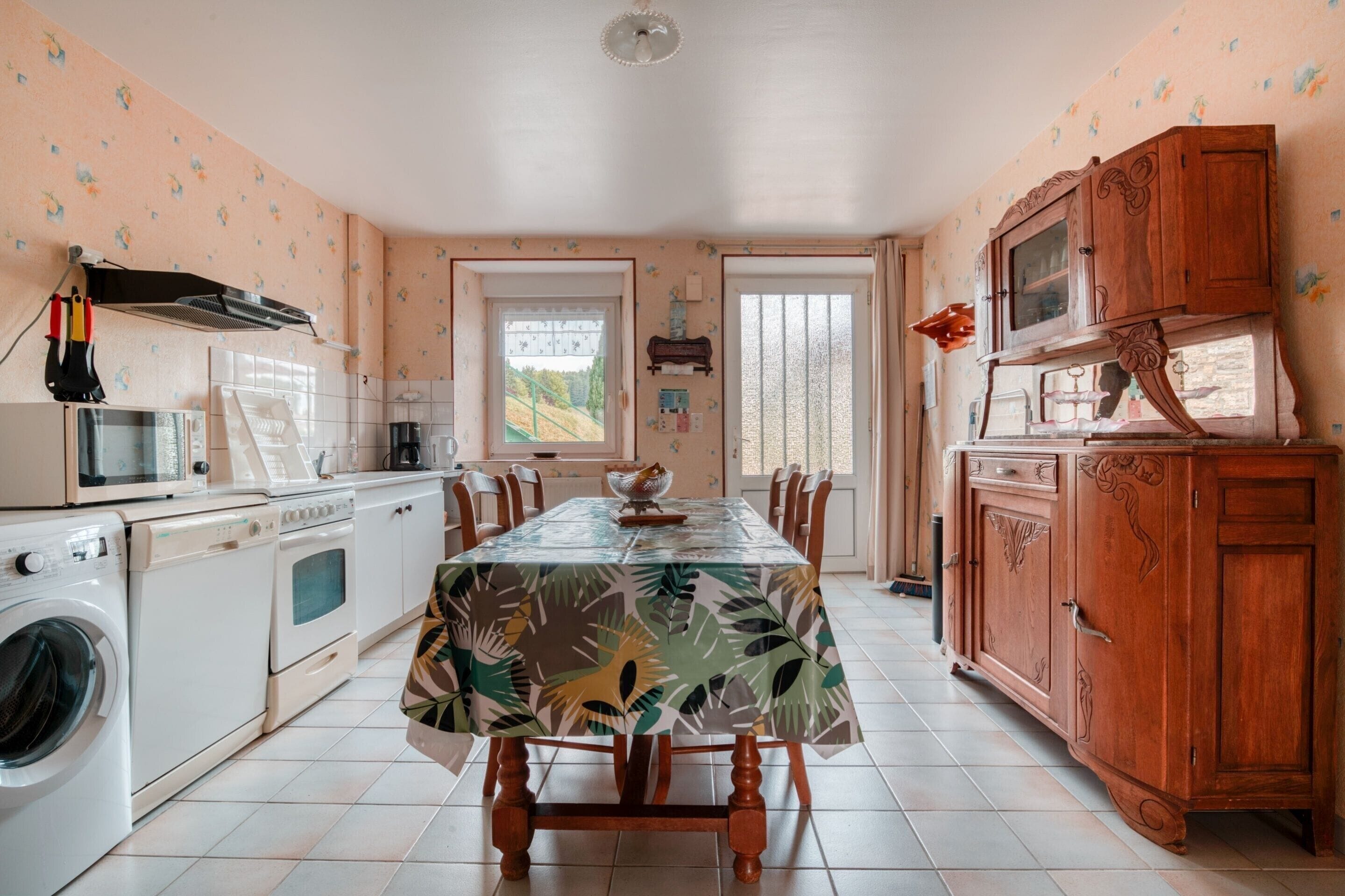 Cottage | Dining