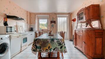 Cottage | Dining