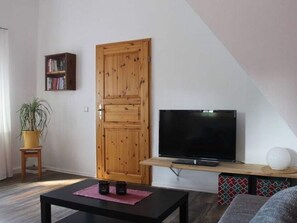 House | Living area - Apartment in Tabarz Thuringia Near the Forest (Tabarz)